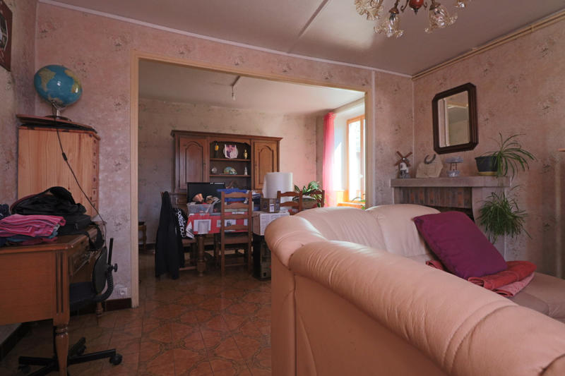 Maison - 104 m² - 8 pièces