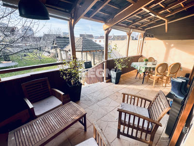 Maison - 223 m² - 7 pièces