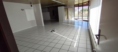 Local commercial - 5 pièces