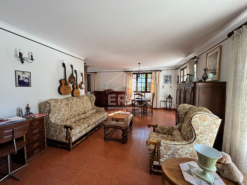 Maison - 164 m² - 5 pièces