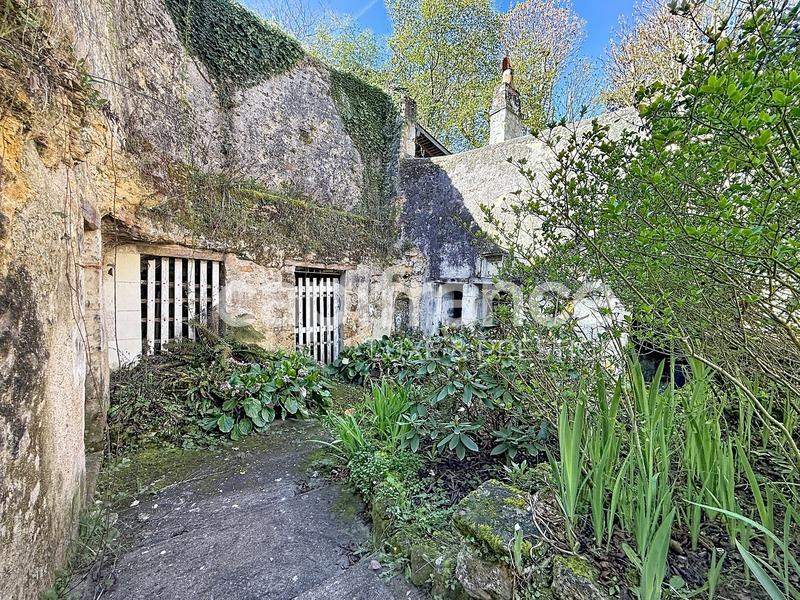 Maison - 275 m² - 9 pièces