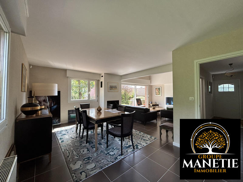 Maison - 210 m² - 7 pièces