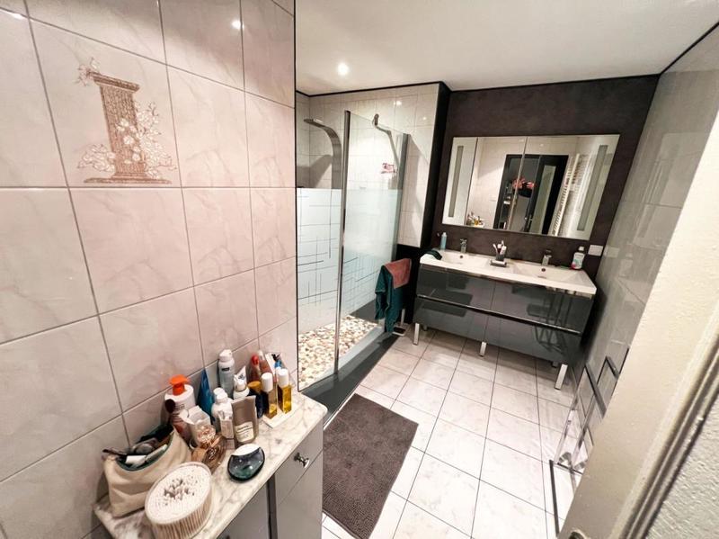 Maison - 213 m² - 6 pièces