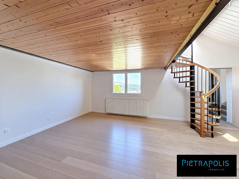 Maison ancienne - 205 m² - 6 pièces