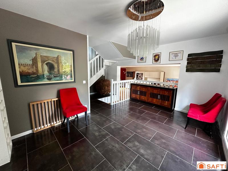 Maison - 209 m² - 8 pièces