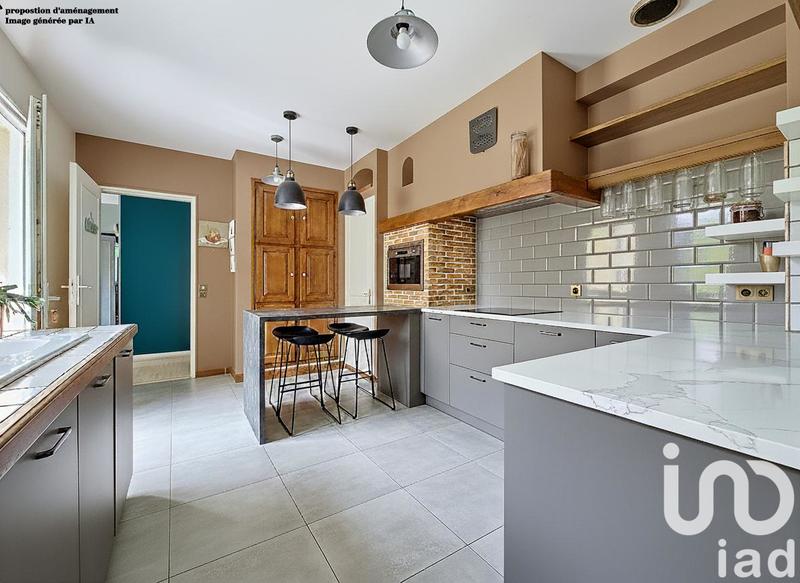 Maison - 244 m² - 10 pièces