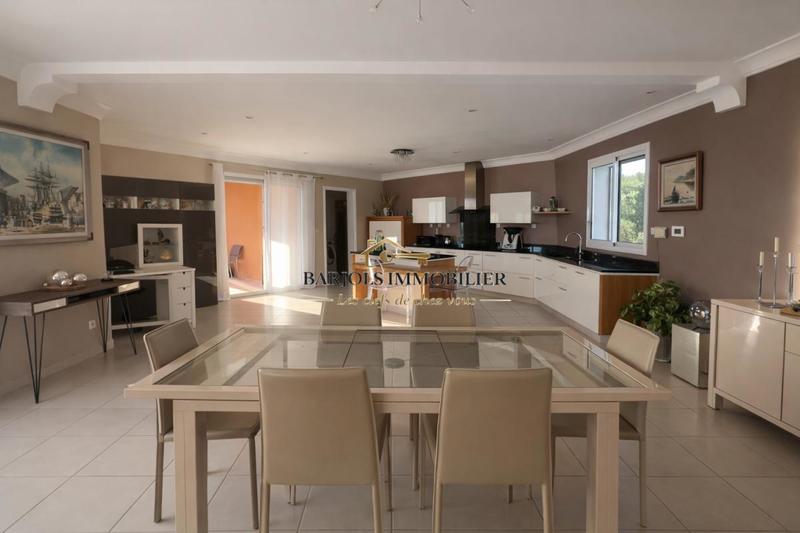 Villa - 175 m² - 6 pièces