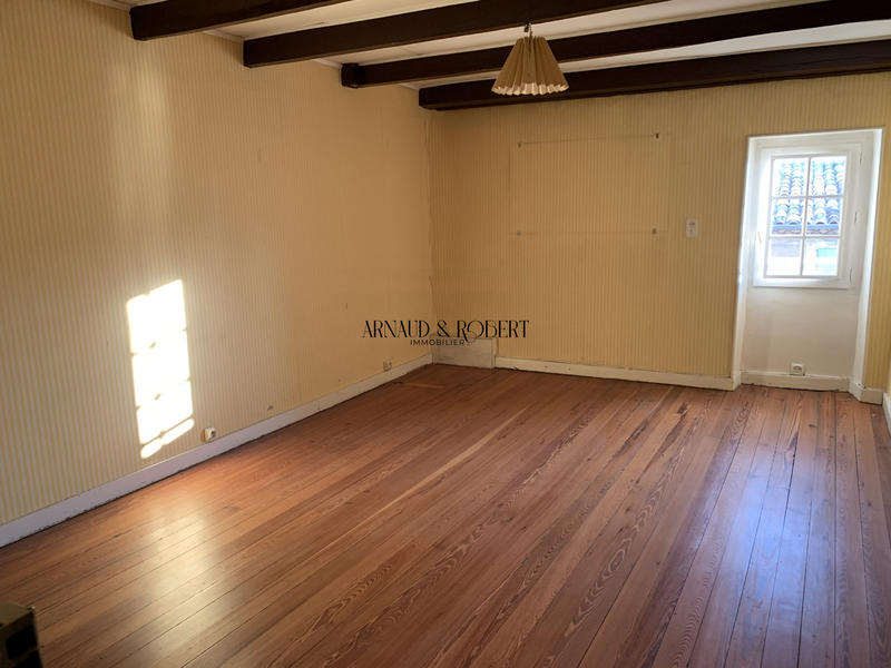 Maison - 250 m² - 10 pièces