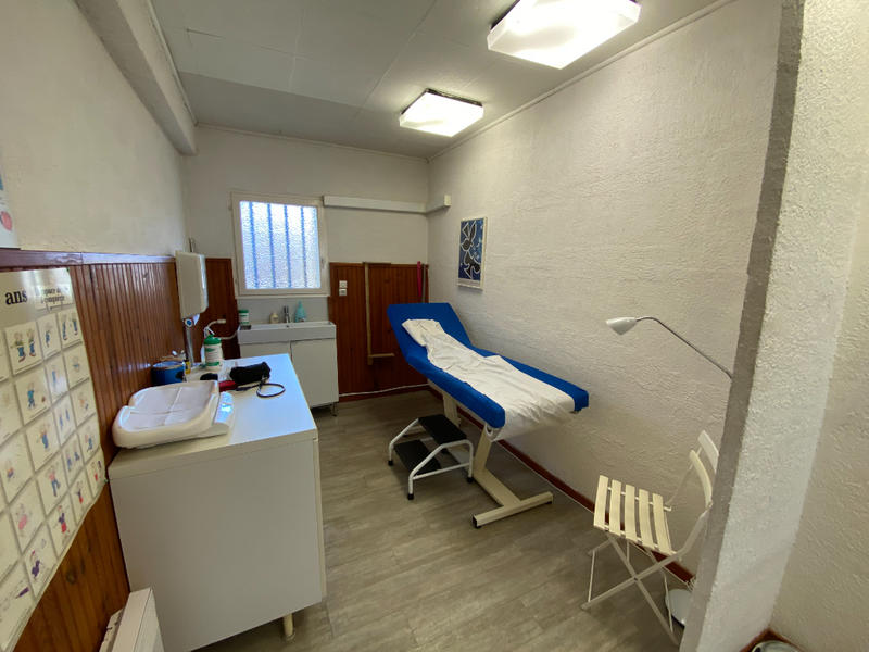 Local d'activité / Entrepôt - 64 m² - 4 pièces