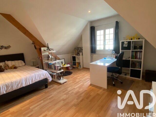 Maison - 242 m² - 7 pièces