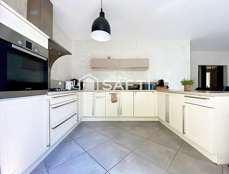 Maison - 160 m² - 6 pièces