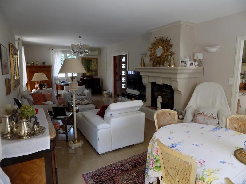 Villa - 195 m² - 6 pièces