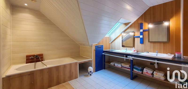 Maison - 216 m² - 7 pièces