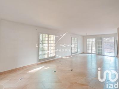 Appartement - 189 m² - 8 pièces