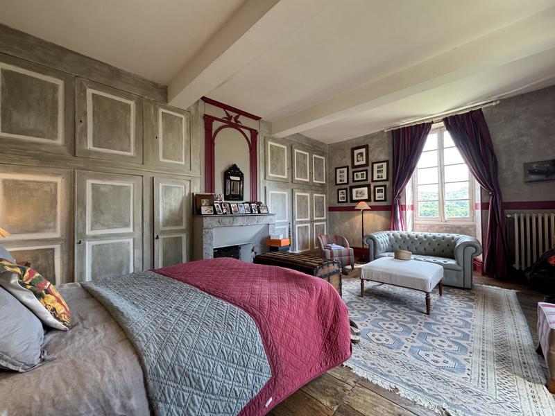 Maison - 398 m² - 12 pièces