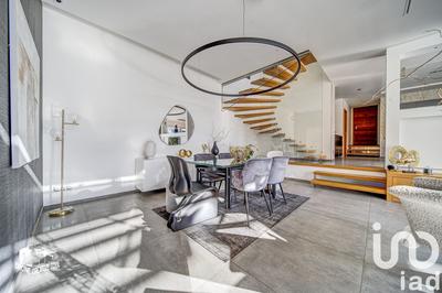 Maison - 340 m² - 8 pièces