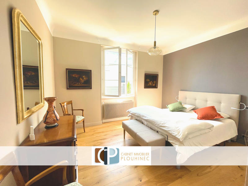 Maison - 245 m² - 7 pièces