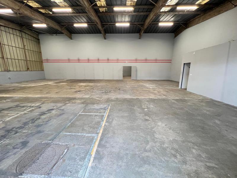 Entrepôt - 450 m²