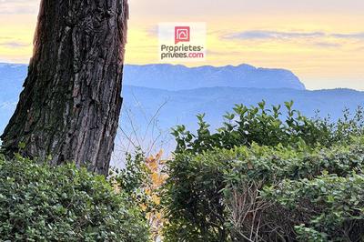 Maison - 185 m² - 9 pièces