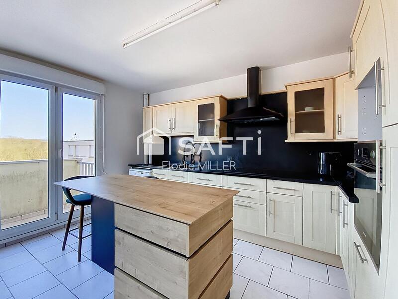 Appartement - 90 m² - 4 pièces