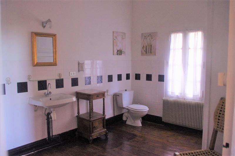 Maison traditionnelle - 720 m² - 19 pièces