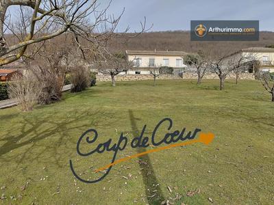 Maison - 235 m² - 8 pièces