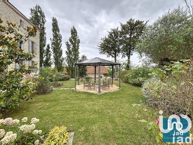 Maison - 872 m² - 22 pièces