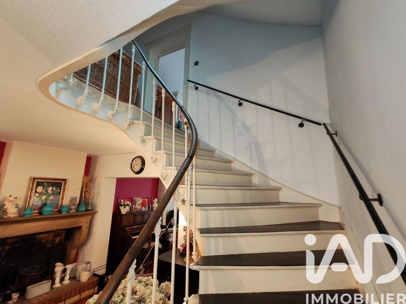 Maison - 252 m² - 8 pièces