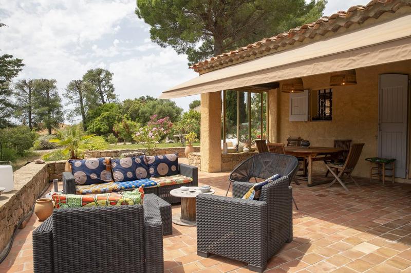 Villa - 246 m² - 7 pièces