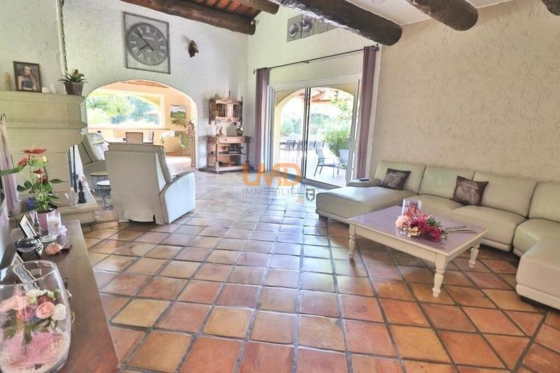 Propriété - 306 m² - 10 pièces