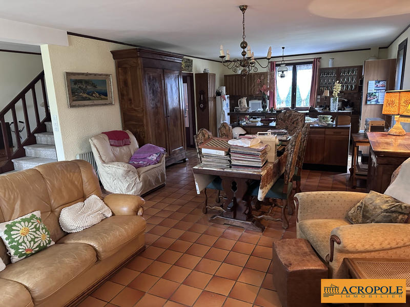 Maison - 140 m² - 6 pièces