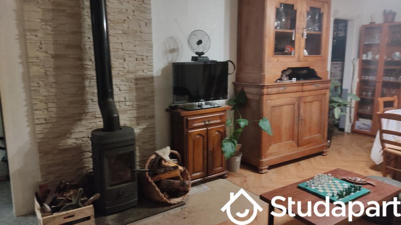 Chambre - 11 m² - 1 pièce