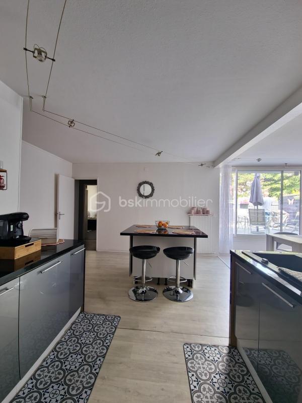 Appartement - 99 m² - 5 pièces