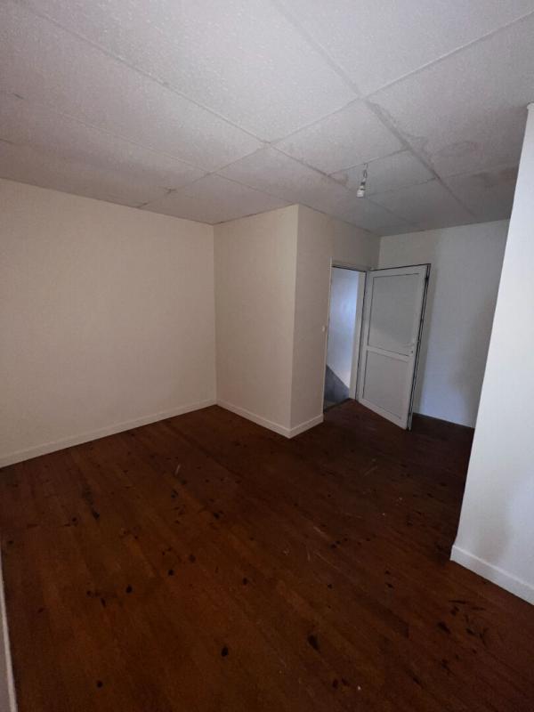 Immeuble - 650 m² - 1 pièce