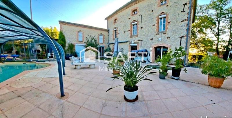 Maison de maîtres - 450 m² - 12 pièces