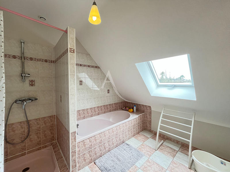 Maison - 184 m² - 7 pièces