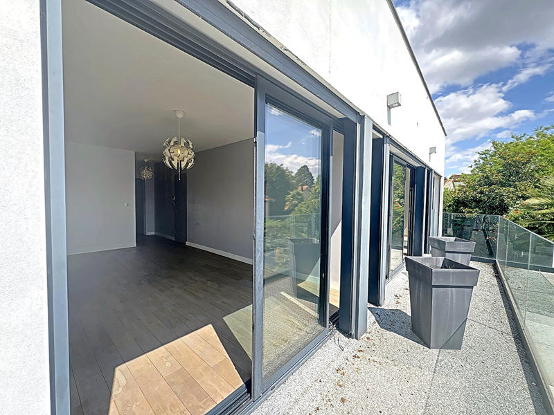 Maison - 328 m² - 5 pièces