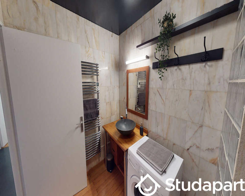 Chambre - 150 m² - 1 pièce