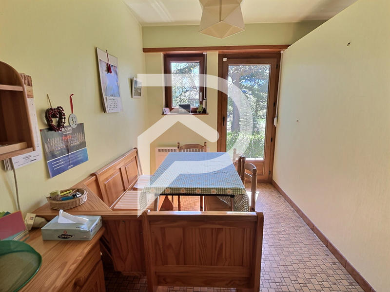 Maison - 215 m² - 10 pièces