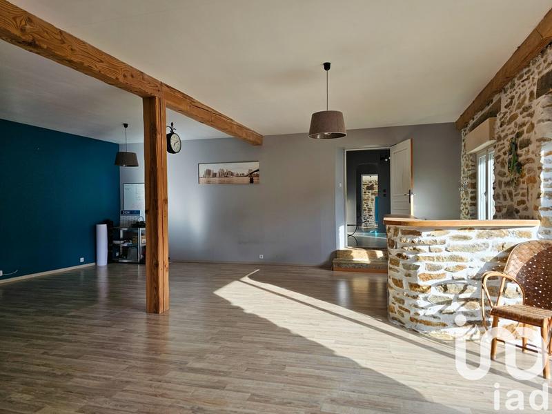 Maison - 220 m² - 5 pièces