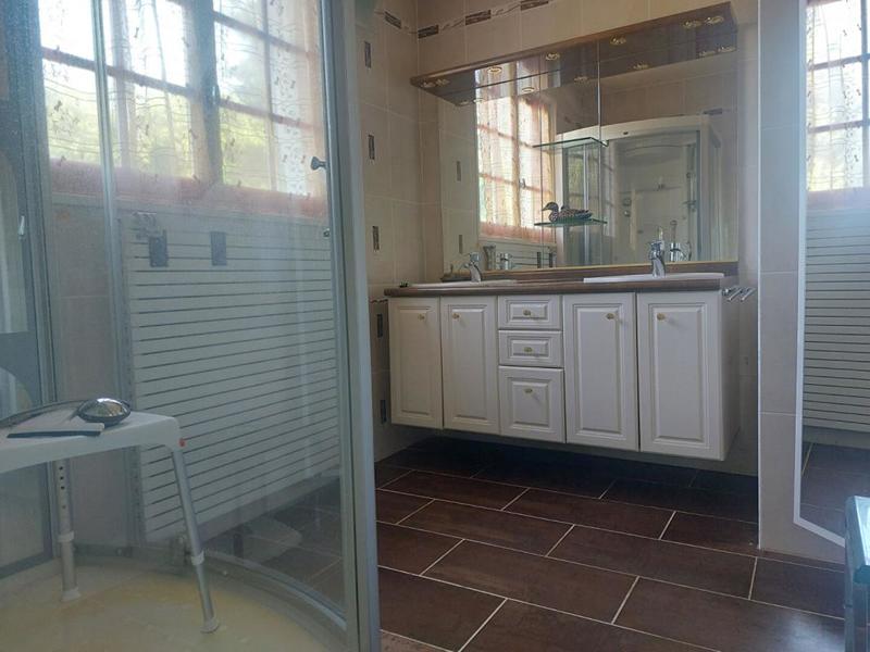 Maison - 200 m² - 8 pièces