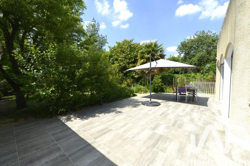 Maison de maîtres - 498 m² - 17 pièces