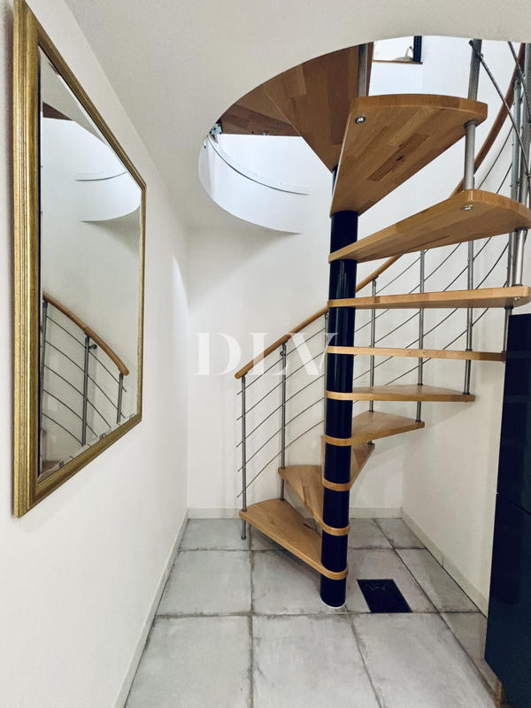 Appartement - 90 m² - 2 pièces