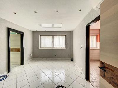 Local d'activité / Entrepôt - 169 m²