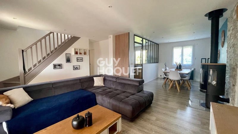 Maison - 234 m² - 10 pièces