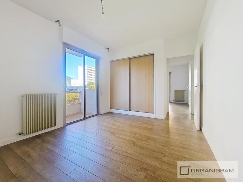 Appartement - 97 m² - 4 pièces