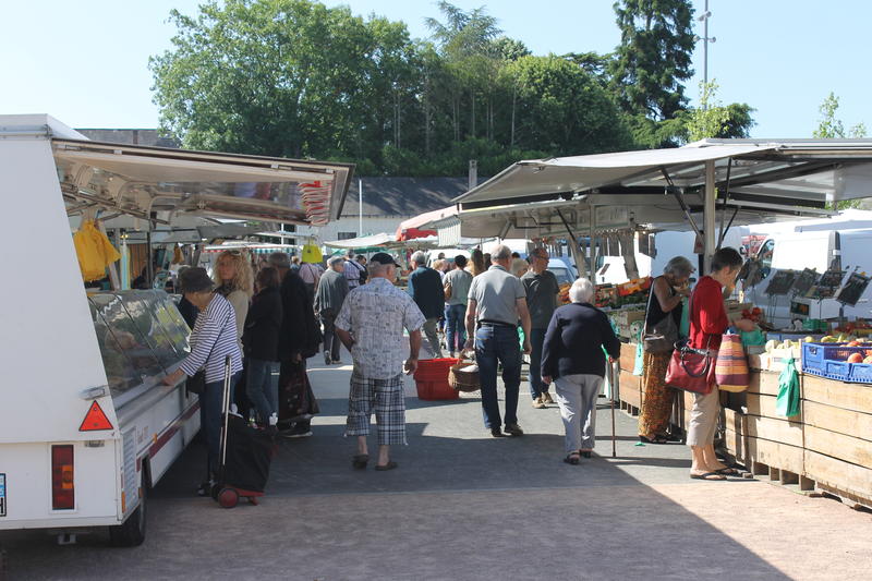 Marché le jeudi matin à la Suze-sur-Sarthe