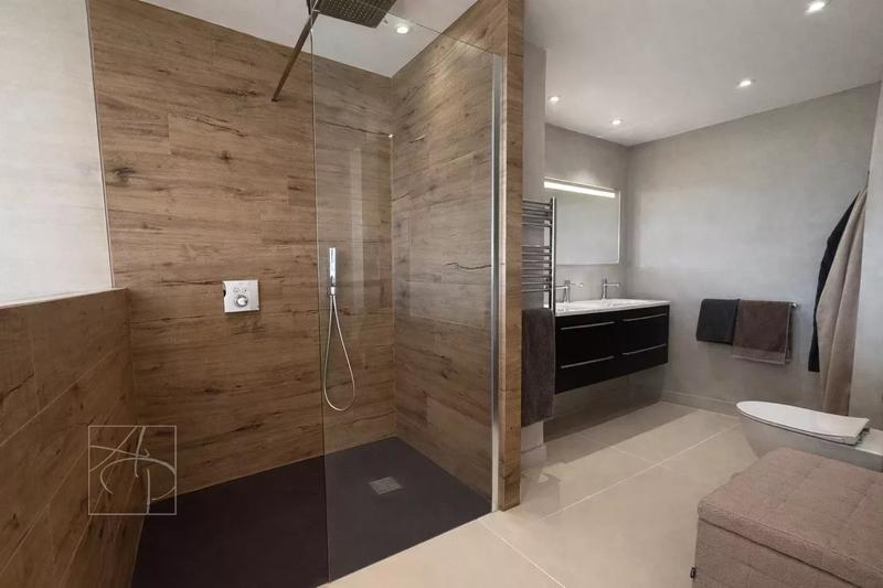 Appartement - 92 m² - 3 pièces