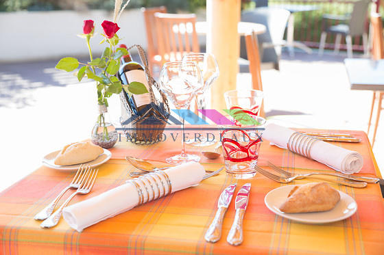 Local commercial - 1 800 m² - 25 pièces