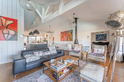 Propriété - 233 m² - 9 pièces